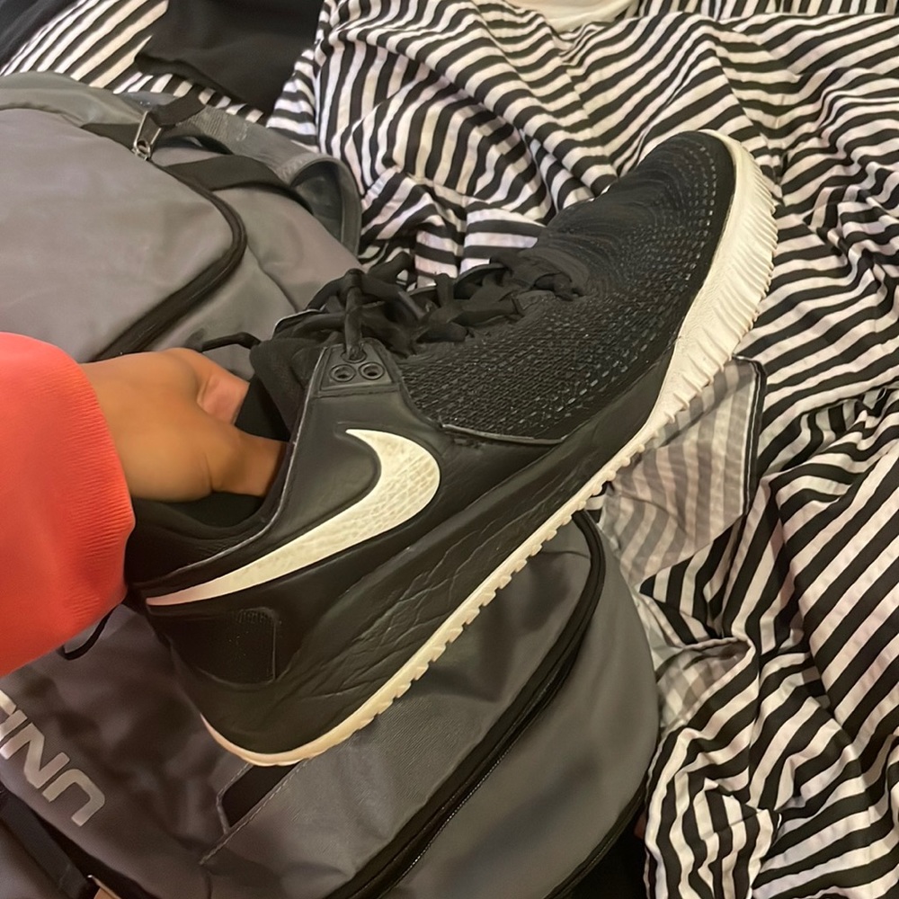 Volleyball shoes